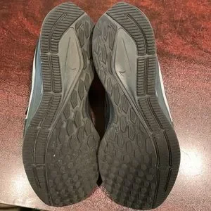 Nike | Shoes | Size 8 Oakland Raiders Black Nike Tennis  display picture 2